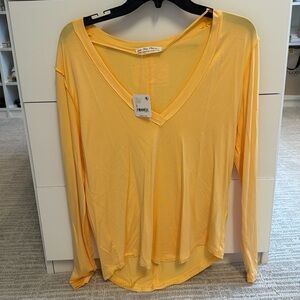 Free people - long sleeve V-neck - loose fit - yellow/orange